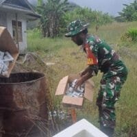 Babinsa Koramil Jila Dampingi Pemusnahan Obat-Obatan Kadaluwarsa di Puskesmas Jila