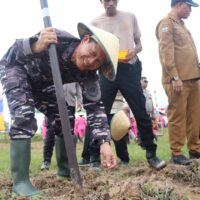 Danlantamal XIV, Hadiri Penanaman Jagung Serentak di Polsek Aimas