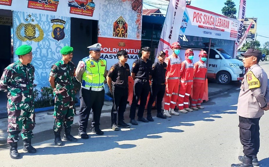 Ciptakan Kondisi Aman, Koramil Samboja Turut Hadir dalam Pengamanan Posko Lebaran