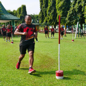 Uji Kemampuan Fisik Prajurit Kodim 0808/Blitar Melalui Samapta Periodik Uji Kemampuan Fisik Prajurit Kodim 0808/Blitar Melalui Samapta Periodik