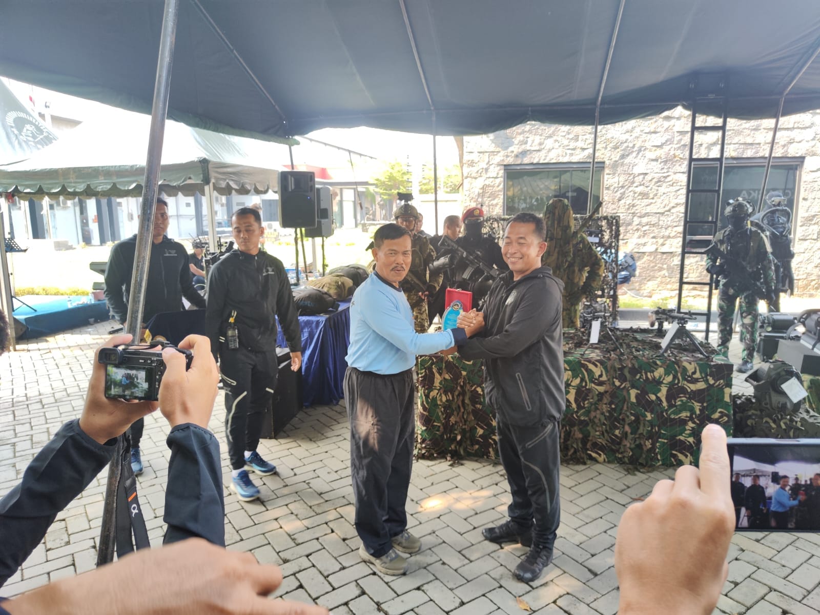 Kopaska Gelar Olahraga Bersama Prajurit Aktif dan Purnawirawan