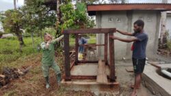 Satgas TMMD Pasang Rangka Tandon Air, Dukung Peningkatan Sanitasi Warga