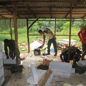 Satgas TMMD Kodim 1009/Tla Gunakan Bata Ringan Rehab Rumah Warga