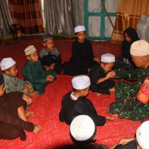 Satgas TMMD Kodim 1002/HST Ajarkan Ngaji, Bangun Mental Anak Desa