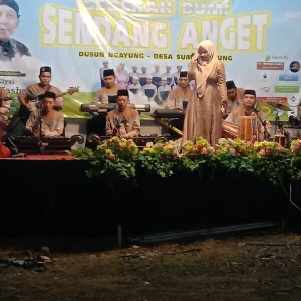 Kiyai Mashudi Sampaikan Tausiyah dalam Pengajian Umum Sedekah Bumi Sendang Anget