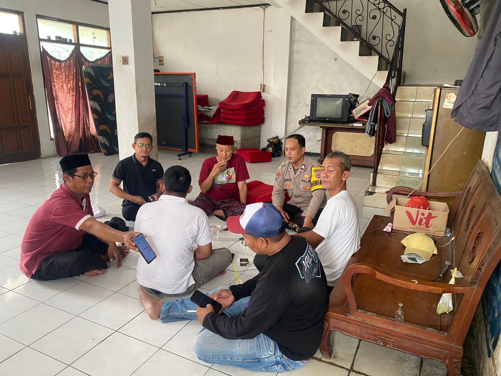Sosialisasi Polisi 110, Brigadir Ibnu Dermawan Temui H. Suyon