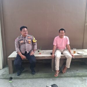 Bhabinkamtibmas Desa Talaga Sambang Warga, Pererat Silaturahmi dan Jaga Kamtibmas