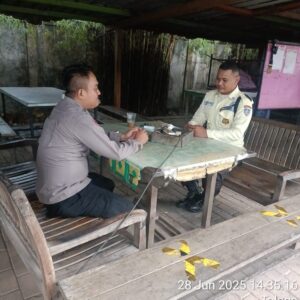 Bhabinkamtibmas Desa Sukanagara Sambangi Satpam PT HDP, Sampaikan Pesan Kamtibmas