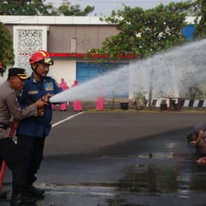 Kenaikan Pangkat Bertepatan HUT Bhayangkara, Polres Tuban Gelar Tradisi Siraman