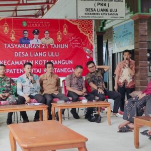 Pererat Silaturahmi Babinsa Liang Hadiri Tasyakuran Di Desa Binaan