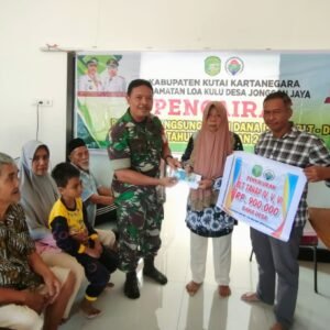 Kawal Penyaluran BLT, Babinsa Jonggon Jaya Pastikan Bantuan Diberikan Tepat Sasaran Kawal Penyaluran BLT, Babinsa Jonggon Jaya Pastikan Bantuan Diberikan Tepat Sasaran
