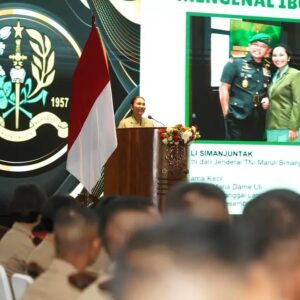 Ibu Upakarini Wira Taruna Berikan Ceramah Pembekalan Kepada Taruna Akmil Tingkat III dan IV