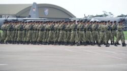 Panglima TNI Dampingi Presiden RI Tinjau Kesiapan Kontingen Parade Dan Defile Untuk  Prancis