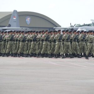 Panglima TNI Dampingi Presiden RI Tinjau Kesiapan Kontingen Parade Dan Defile Untuk  Prancis