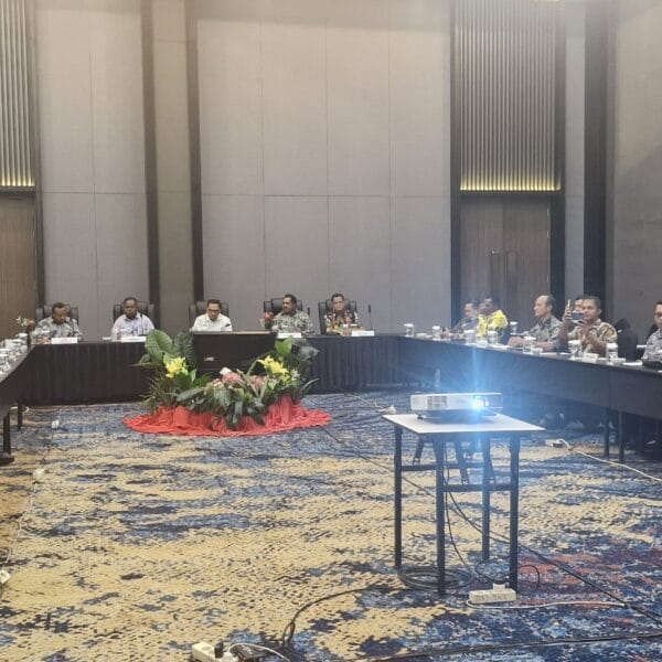 Ketua Komisi II DPR RI Tegaskan Komitmen Perjuangkan Aspirasi Papua Barat Daya di Sorong