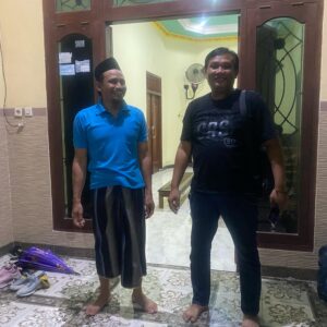 Sambangi Ketua Ranting PSHT Widang, Kanit Intel Sampaikan Imbauan Kapolres Tuban Terkait Suran Agung 2025
