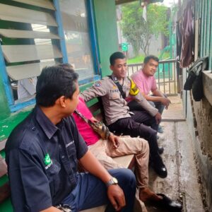 Polsek Cikupa Perkuat Sinergi, Bhabinkamtibmas Sambangi Warga Kampung Ampel