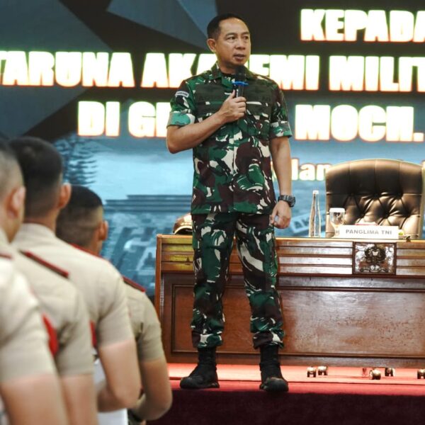 Panglima TNI Berikan Pengarahan kepada Taruna Tingkat I Akademi Militer
