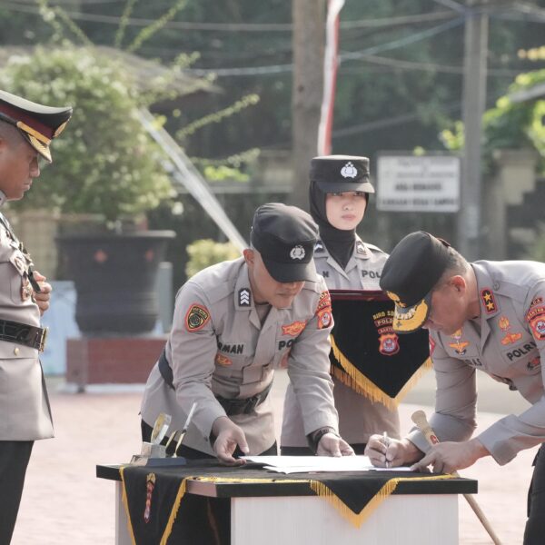 Tongkat Komando Polresta Tangerang Resmi Diserahterimakan