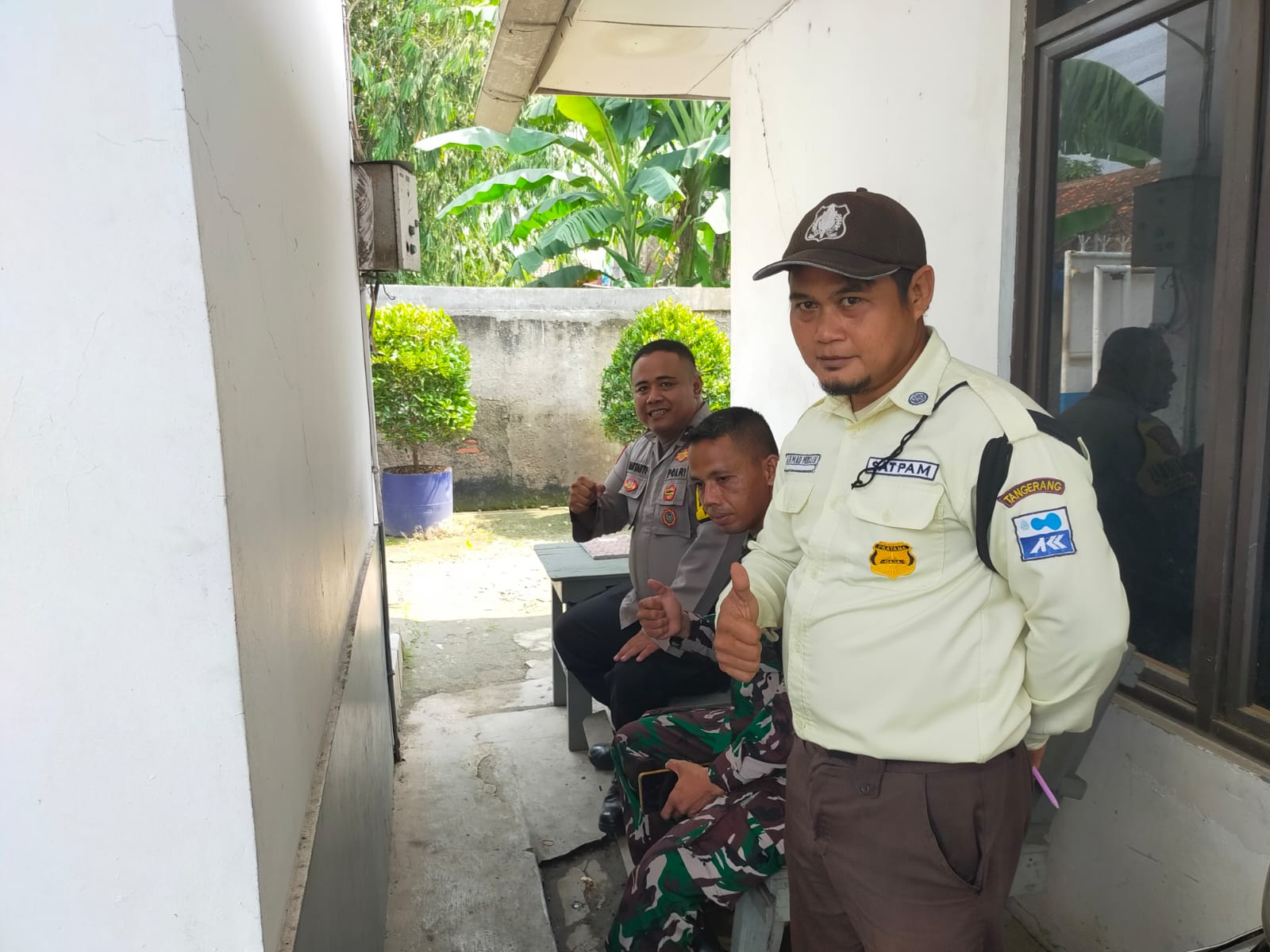 Bhabinkamtibmas Desa Dukuh Sambangi Tokoh Agama, Jalin Silaturahmi dan Sampaikan Himbauan Kamtibmas