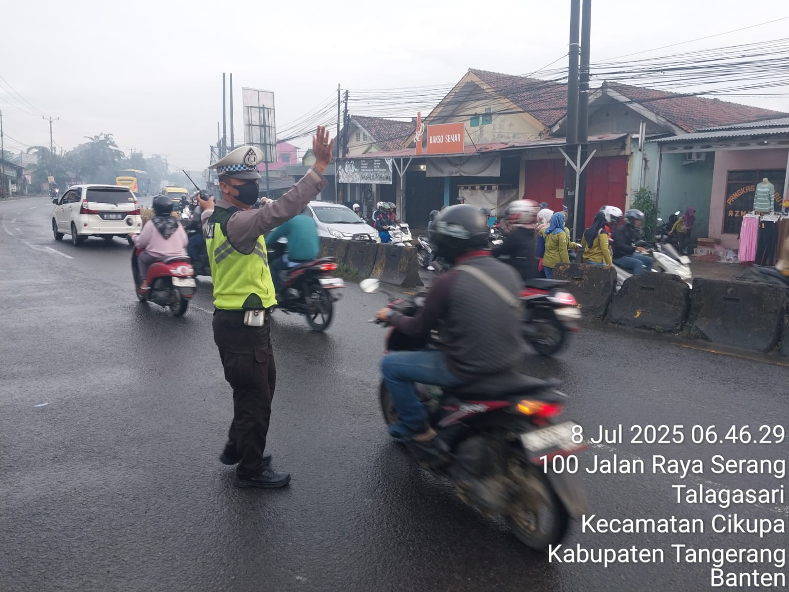 Polsek Cikupa Laksanakan Gatur Lalin Pagi Hari Demi Kelancaran Arus Lalu Lintas