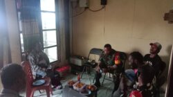 Babinsa Koramil 1710-05/Jila Bersama Distrik Jila dan Polsek Jila Melaksanakan Pertemuan Dengan Tokoh Masyarakat