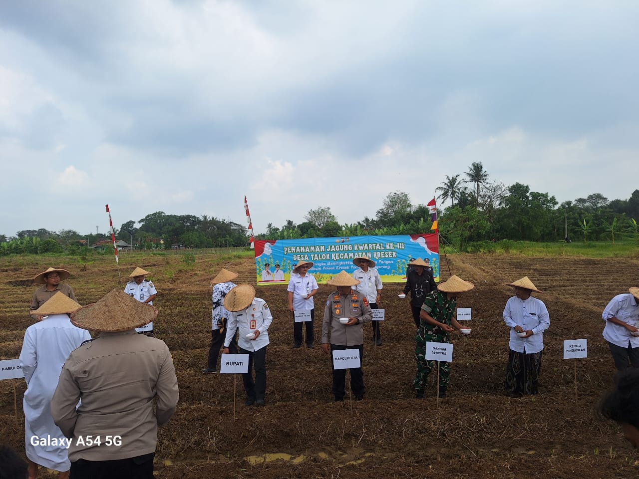 Penanaman Jagung Serentak Bersama Kapolri, Kapolresta Tangerang Siap Dukung Ketahanan Pangan di Setiap Tahapan