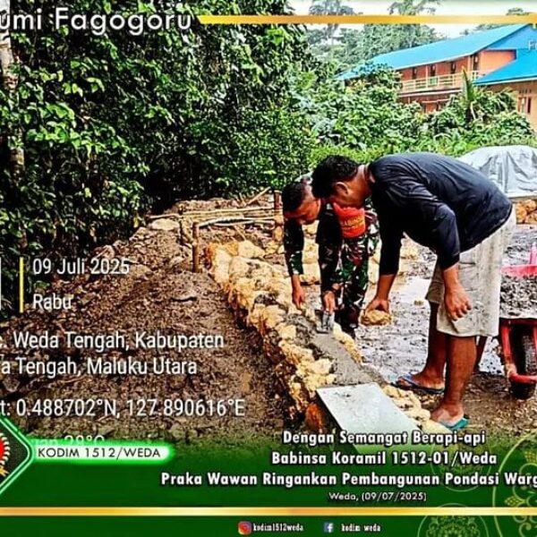 Dengan Semangat Berapi-api Babinsa Koramil 1512-01/Weda Praka Wawan Ringankan Pembangunan Pondasi warga Binaan
