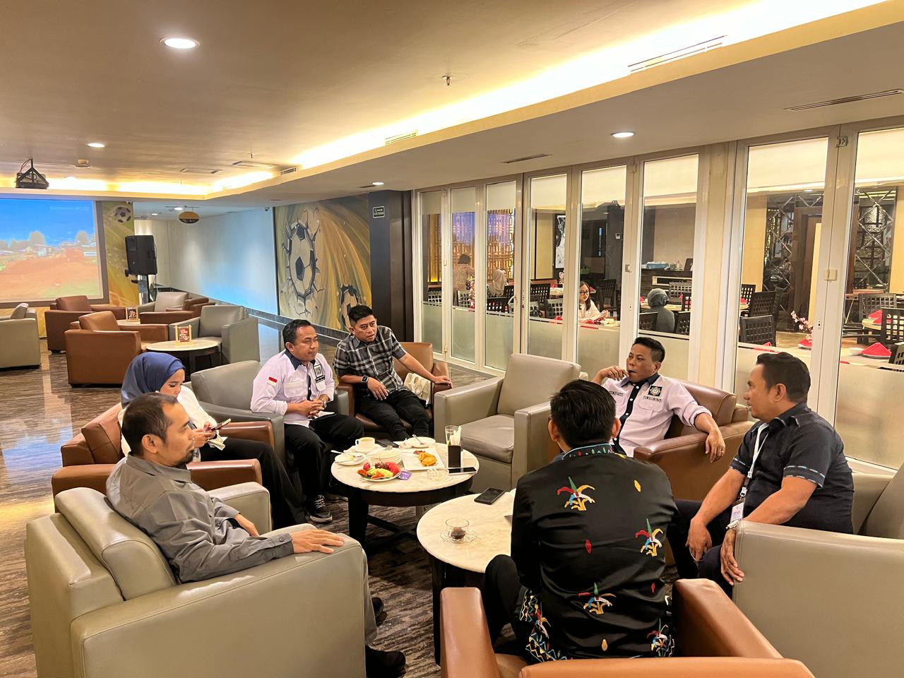 Manager PLN UP3 Kendari Gelar Pertemuan Strategis dengan DPD APERSI Sultra di Hotel Claro