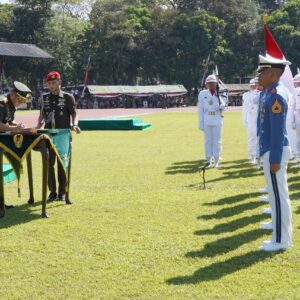 Kasad Tutup Pendidikan Taruna Akmil Tahun 2025 Anugerahkan Adhi Makayasa kepada Taruna Berprestasi