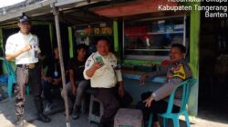 Bhabinkamtibmas Desa Bitung Jaya Sambangi Warung Binaan, Perkuat Silaturahmi dan Edukasi Kamtibmas