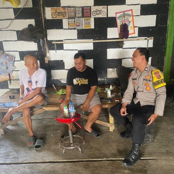 Bhabinkamtibmas Kelurahan Bunder Jalin Silaturahmi dan Edukasi Kamtibmas dengan Warga