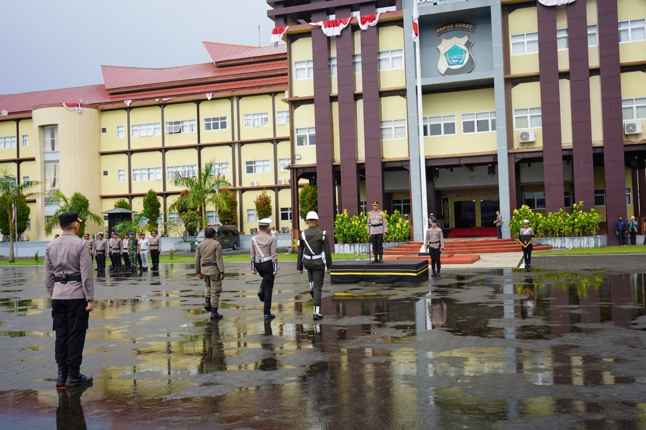 Polda Papua Barat Laksanakan Apel Gelar Pasukan, Operasi Patuh Mansinam 2025 Dimulai