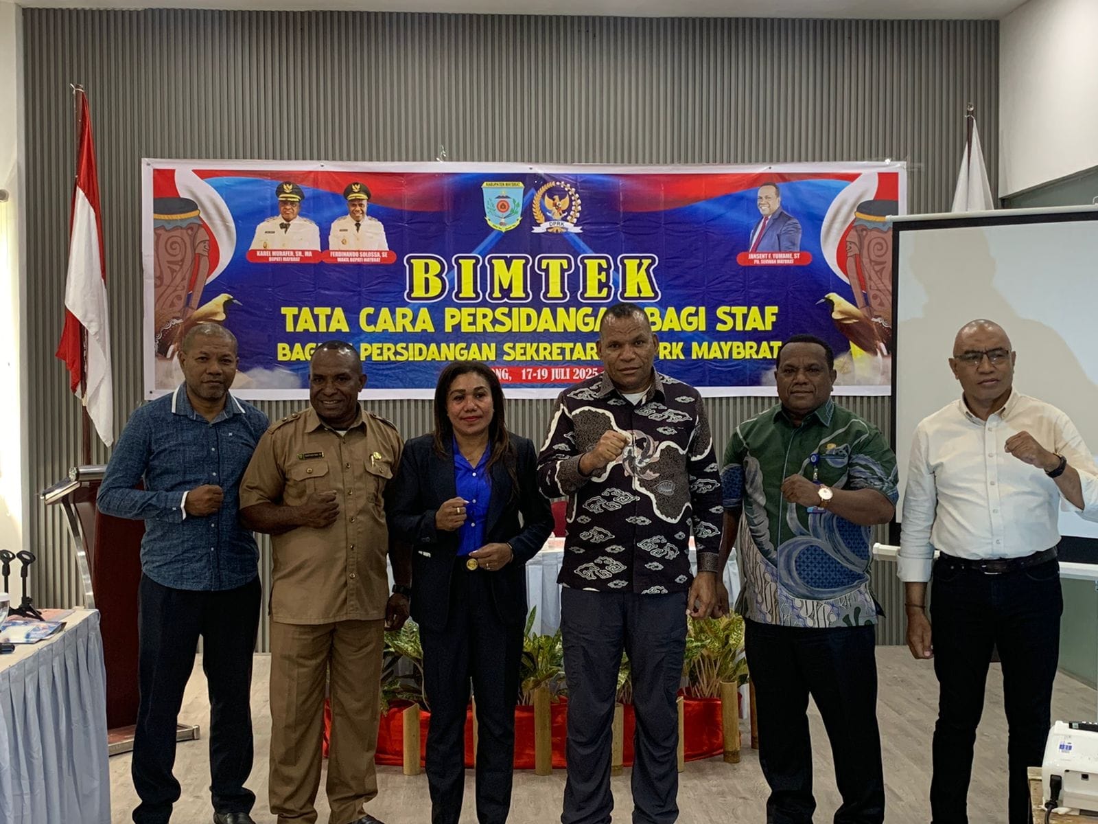 Mantapkan Profesionalisme Lewat Penutupan Bimtek Persidangan DPRK Maybrat di Sorong