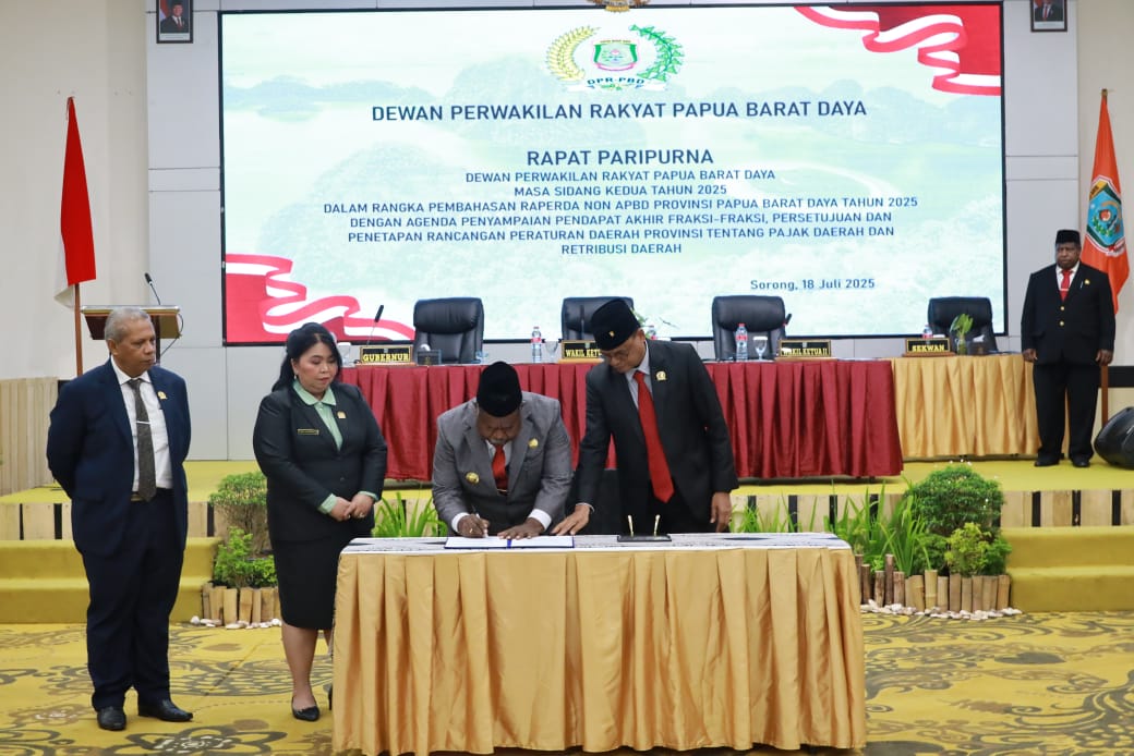 Kas Koarmada III Hadiri Rapat Paripurna DPR Papua Barat Daya Bahas Penetapan Perda Pajak dan Retribusi Daerah