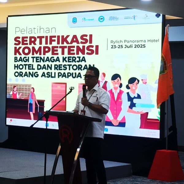Wagub Ahmad Nausrau Buka Pelatihan Sertifikasi: 30 Anak Asli Papua Disiapkan Jadi SDM Unggul Pariwisata PBD