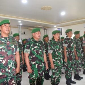 Dandim 1710/Mimika Lepas Dua Anggota Terbaiknya Untuk Melanjutkan Pengabdian Di Satuan Yang Lain Dandim 1710/Mimika Lepas Dua Anggota Terbaiknya Untuk Melanjutkan Pengabdian Di Satuan Yang Lain