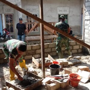 Satgas TMMD Kodim 1506/Namlea Bangun Rumah Tidak Layak Huni di Desa Leku Satgas TMMD Kodim 1506/Namlea Bangun Rumah Tidak Layak Huni di Desa Leku