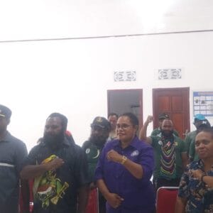 Babinsa Koramil Kuala Kencana Melaksanakan Pendampingan Pelatihan Teknologi Pertanian Pembuatan Pupuk Organik Babinsa Koramil Kuala Kencana Melaksanakan Pendampingan Pelatihan Teknologi Pertanian Pembuatan Pupuk Organik