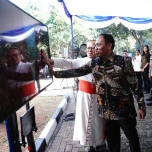 75 Tahun Ordinariat Militer Indonesia: Wadah Pembinaan Iman Dan Pengabdian Umat Katolik TNI-POLRI 75 Tahun Ordinariat Militer Indonesia: Wadah Pembinaan Iman Dan Pengabdian Umat Katolik TNI-POLRI