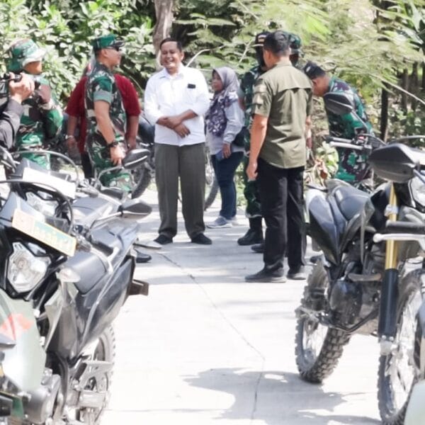 Dandim Bojonegoro Tinjau Progres Pembangunan Jalan Cor Beton TMMD 125 di Desa Soko