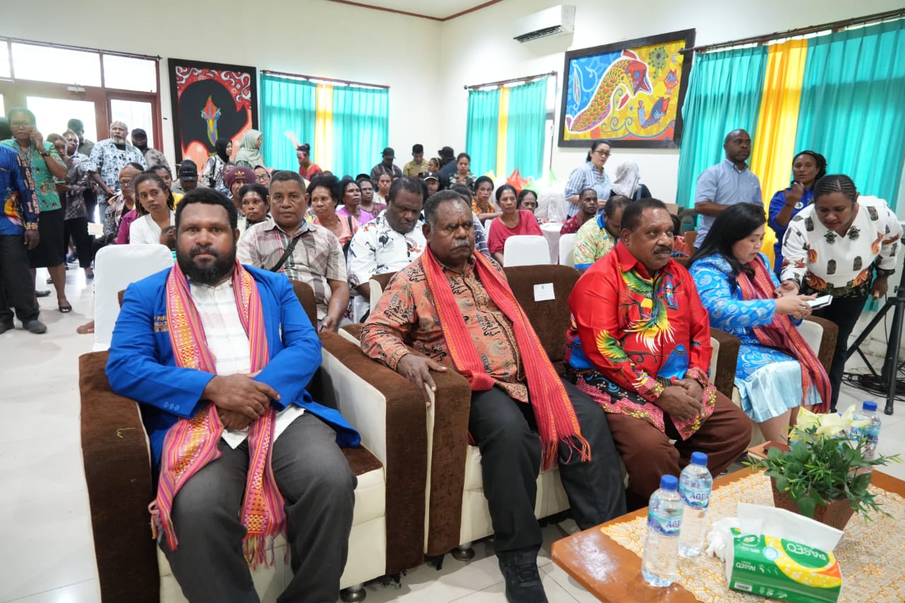 Gubernur Elisa Kambu Buka Konferda I KAPP: Tonggak Ekonomi Adat Papua Barat Daya