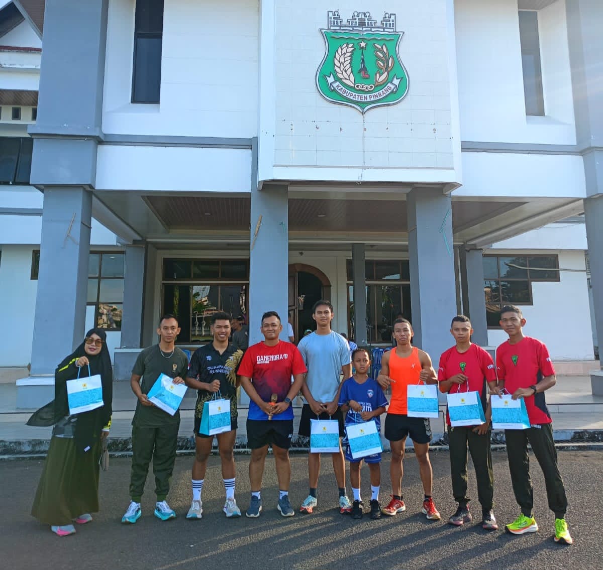 Jelang Peringatan Hari Bhakti Ke-78 TNI AU, Lanud Sultan Hasanuddin Bersama Pemda Kabupaten Pinrang Gelar Fun Run