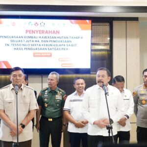 TNI Tegas Hadapi Perambah Hutan Ilegal
