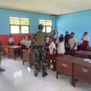 Dari Perbatasan, TNI Mengajar untuk Masa Depan anak Perbatasan! Dari Perbatasan, TNI Mengajar untuk Masa Depan anak Perbatasan!