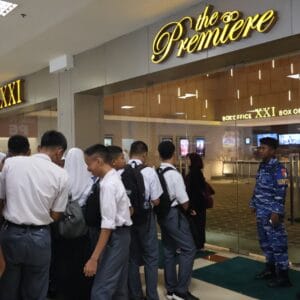 Keluarga Besar Lanud Sultan Hasanuddin Nonton Bersama Film BELIEVE Keluarga Besar Lanud Sultan Hasanuddin Nonton Bersama Film BELIEVE