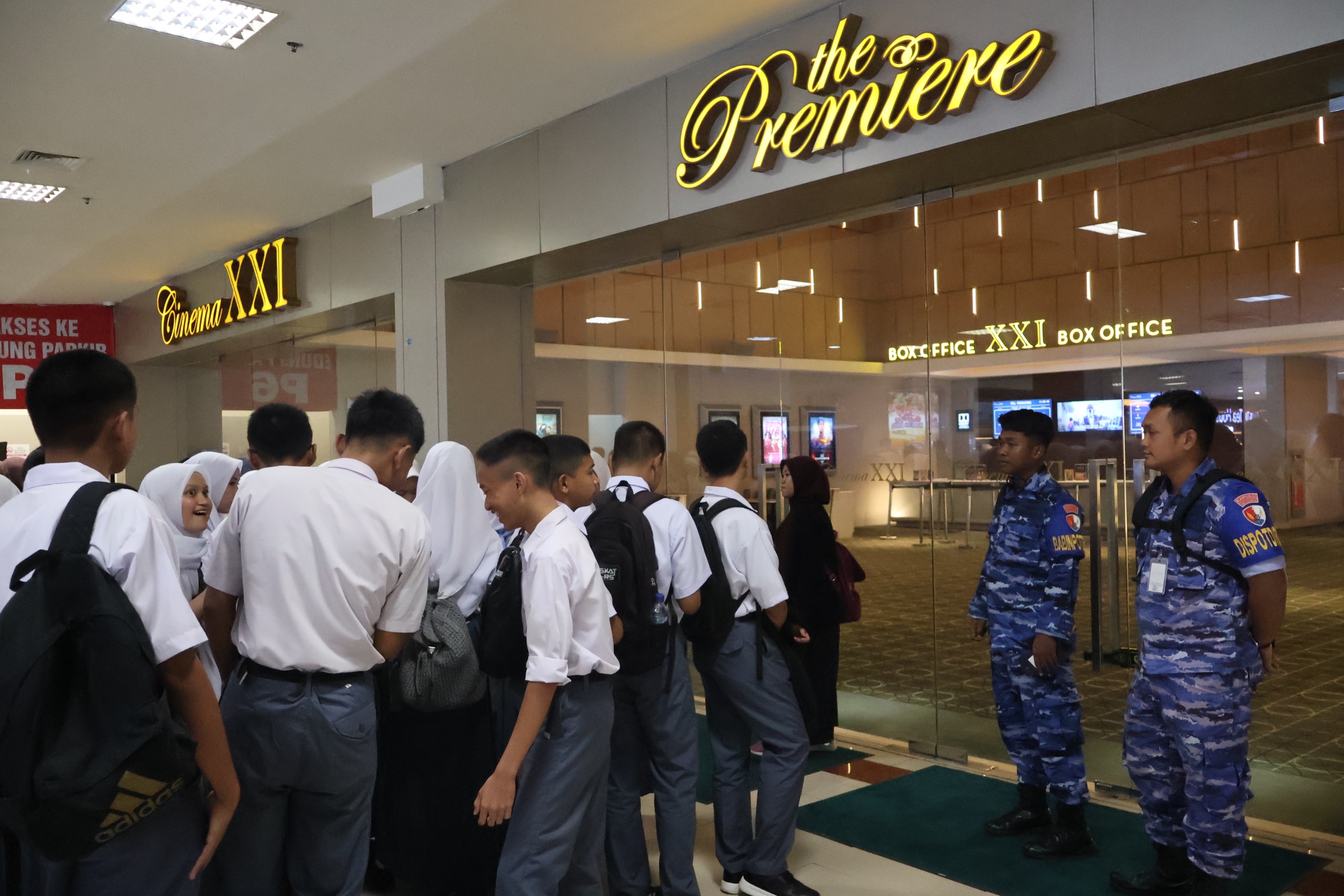 Keluarga Besar Lanud Sultan Hasanuddin Nonton Bersama Film BELIEVE