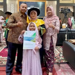 Prof. Zulfani Sesmiarni Istri Babinsa, Dikukuhkan Sebagai Guru Besar di UIN Bukittinggi Prof. Zulfani Sesmiarni Istri Babinsa, Dikukuhkan Sebagai Guru Besar di UIN Bukittinggi