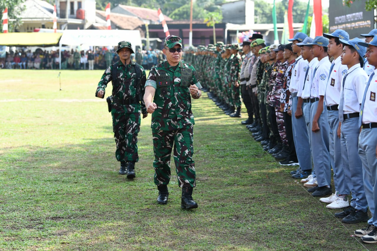 Danpusterad: Gotong Royong Menjadi Bukti Nyata Kebersamaan Sebagai Wujud Manunggal TNI-Rakyat