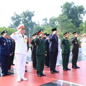 Panglima TNI dan Menhan RI Perkuat Kerja Sama Pertahanan Dengan Vietnam Panglima TNI dan Menhan RI Perkuat Kerja Sama Pertahanan Dengan Vietnam